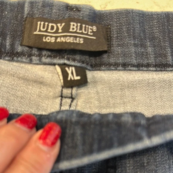Judy Blue Jean Shorts Pull On Frayed Hem XL - Picture 4 of 5